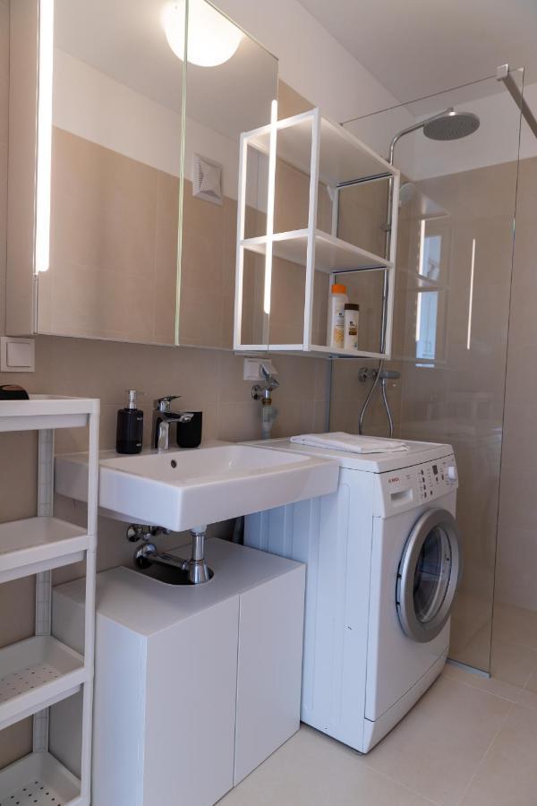 Maureen Lovely 2 Bedroom Unit With Community Pool Vienna Esterno foto