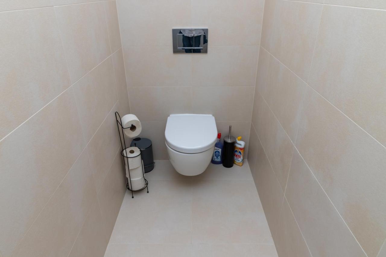 Maureen Lovely 2 Bedroom Unit With Community Pool Vienna Esterno foto