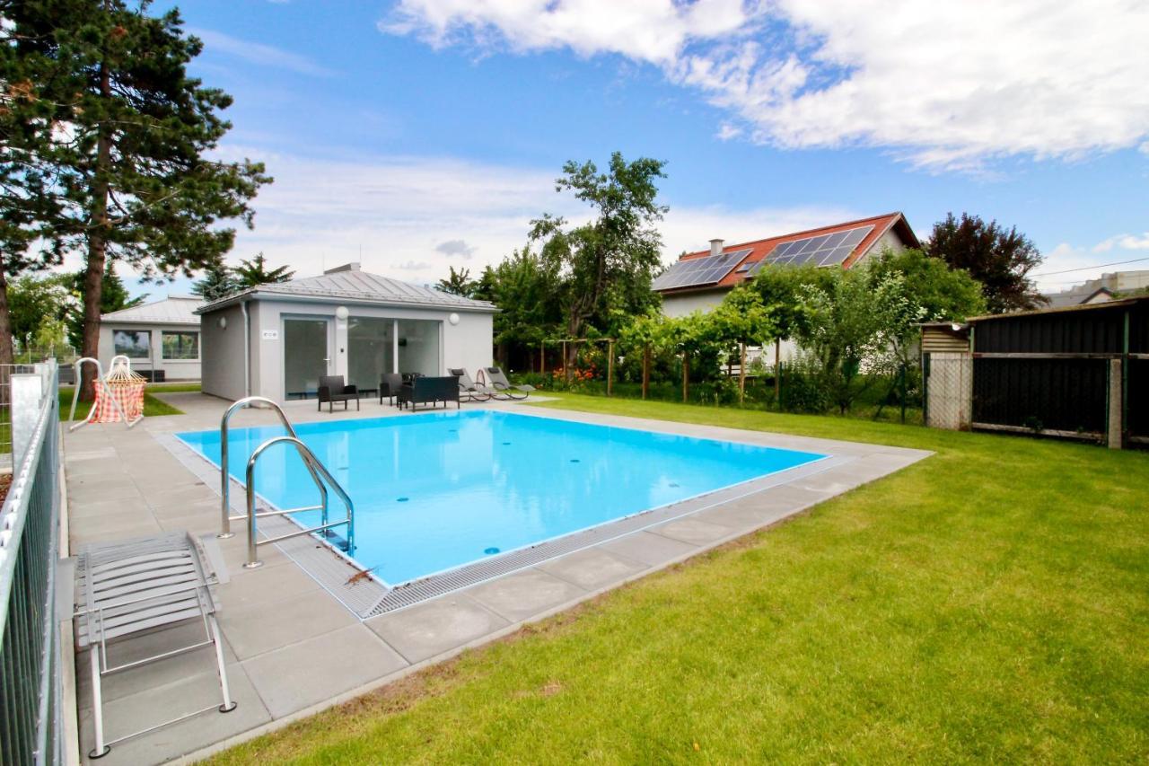 Maureen Lovely 2 Bedroom Unit With Community Pool Vienna Esterno foto