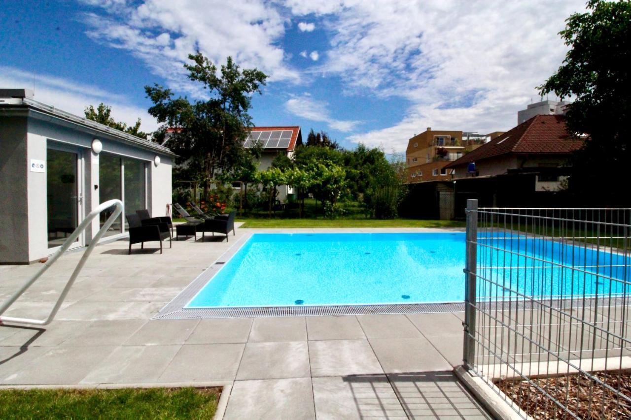 Maureen Lovely 2 Bedroom Unit With Community Pool Vienna Esterno foto